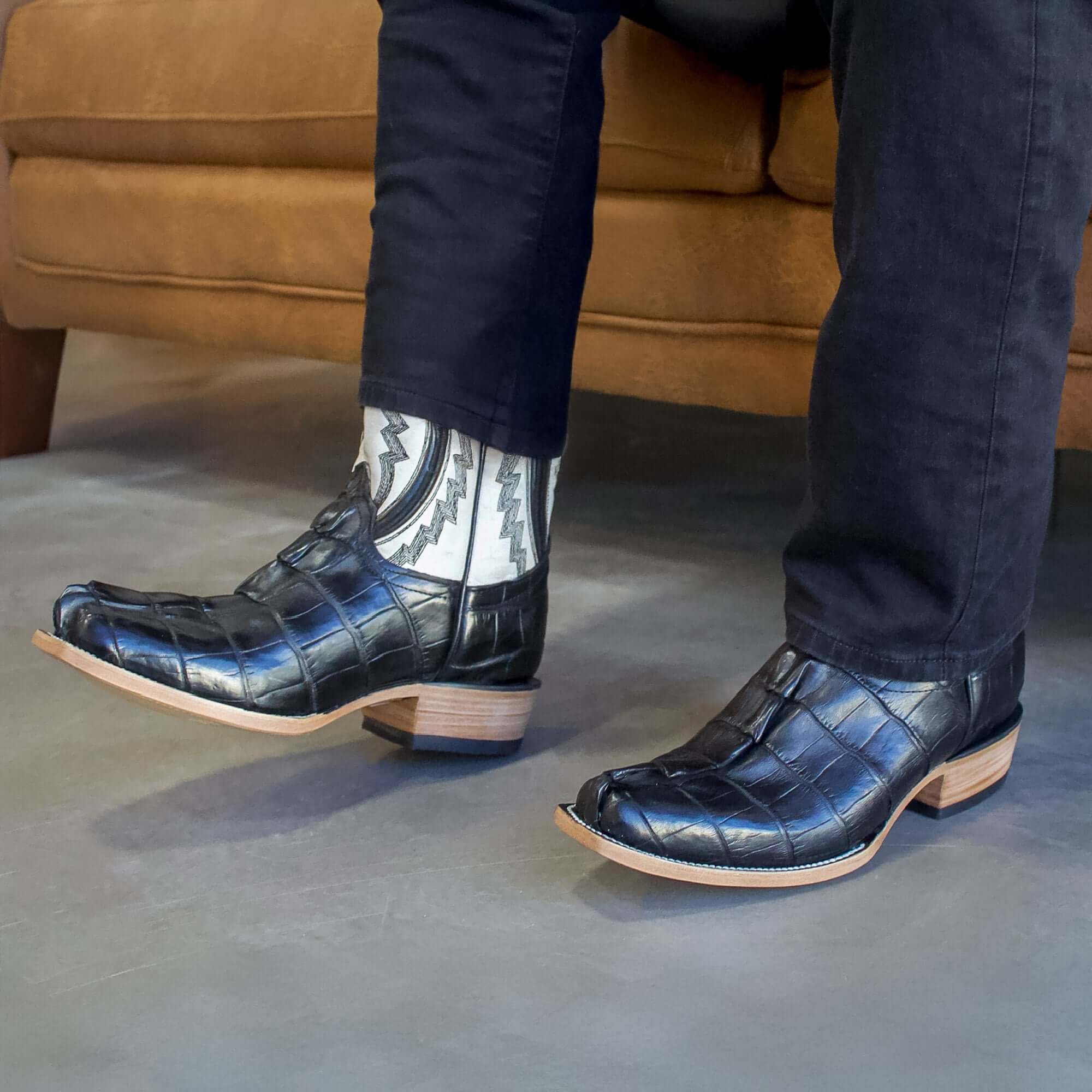 Men's Black Alligator Hornback Tail Cowboy Boots Roman by Vaccari Core