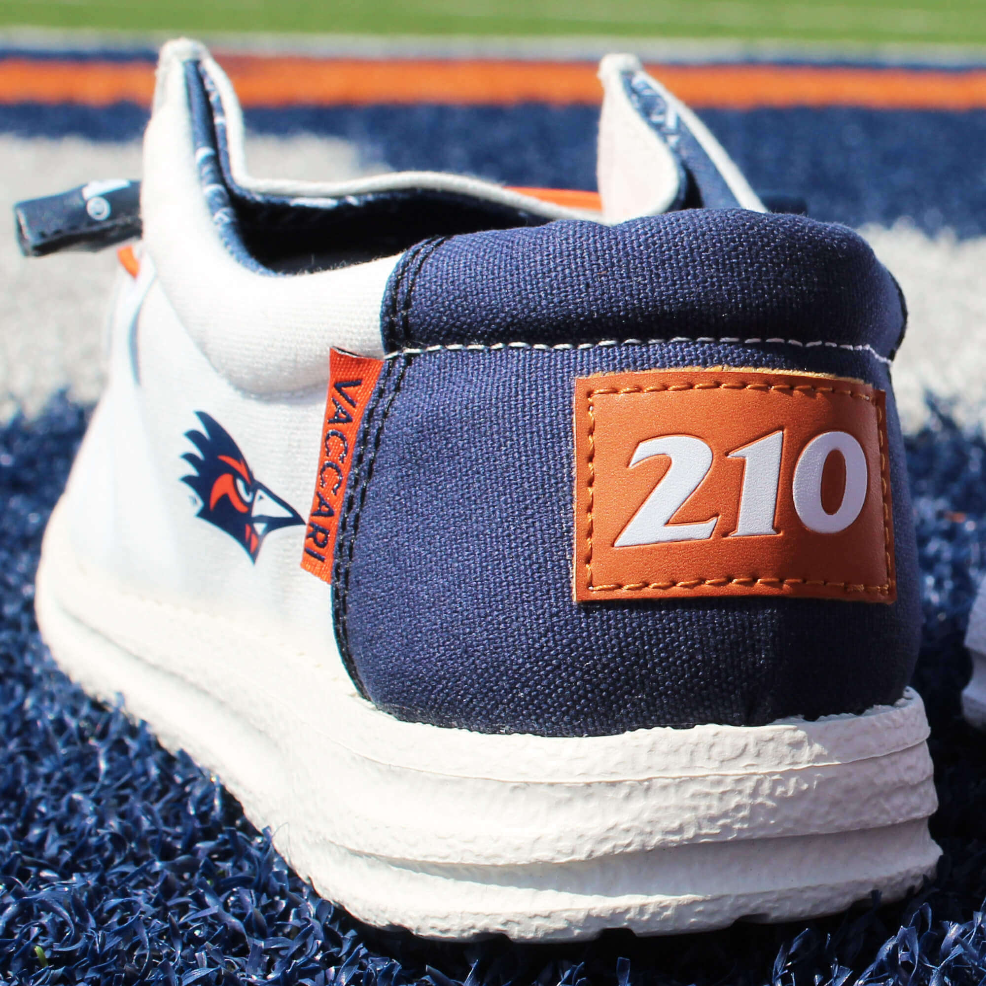 Women's UTSA Off White Canvas Shoes Roadrunner by Vaccari