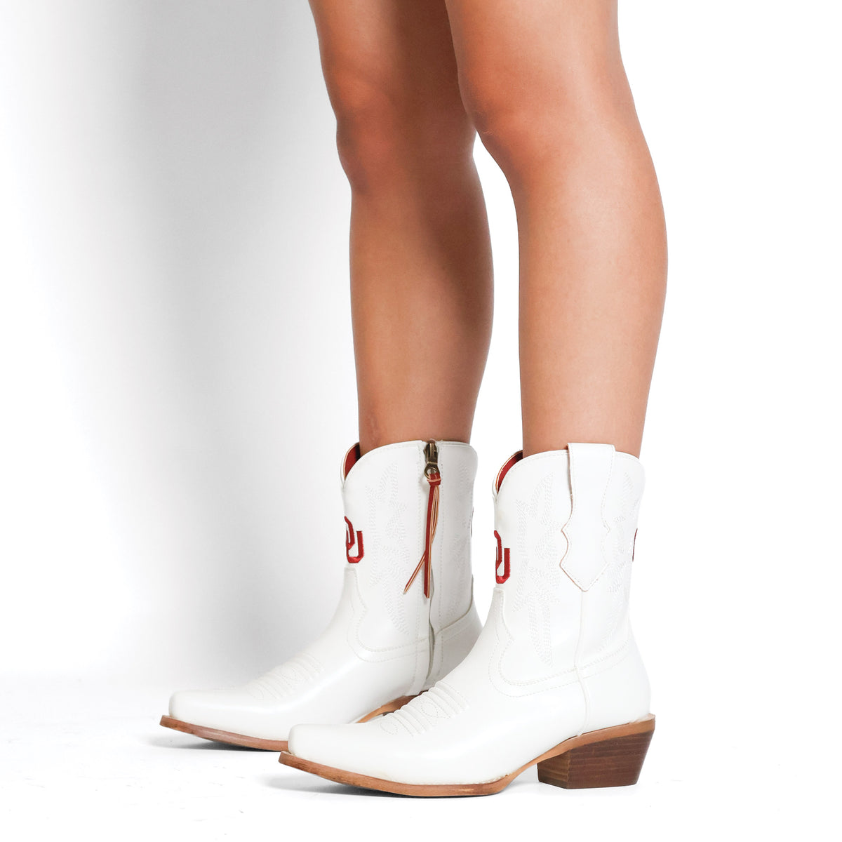Lynn white cowboy boots with red accents, pull-tab, mid-calf heel