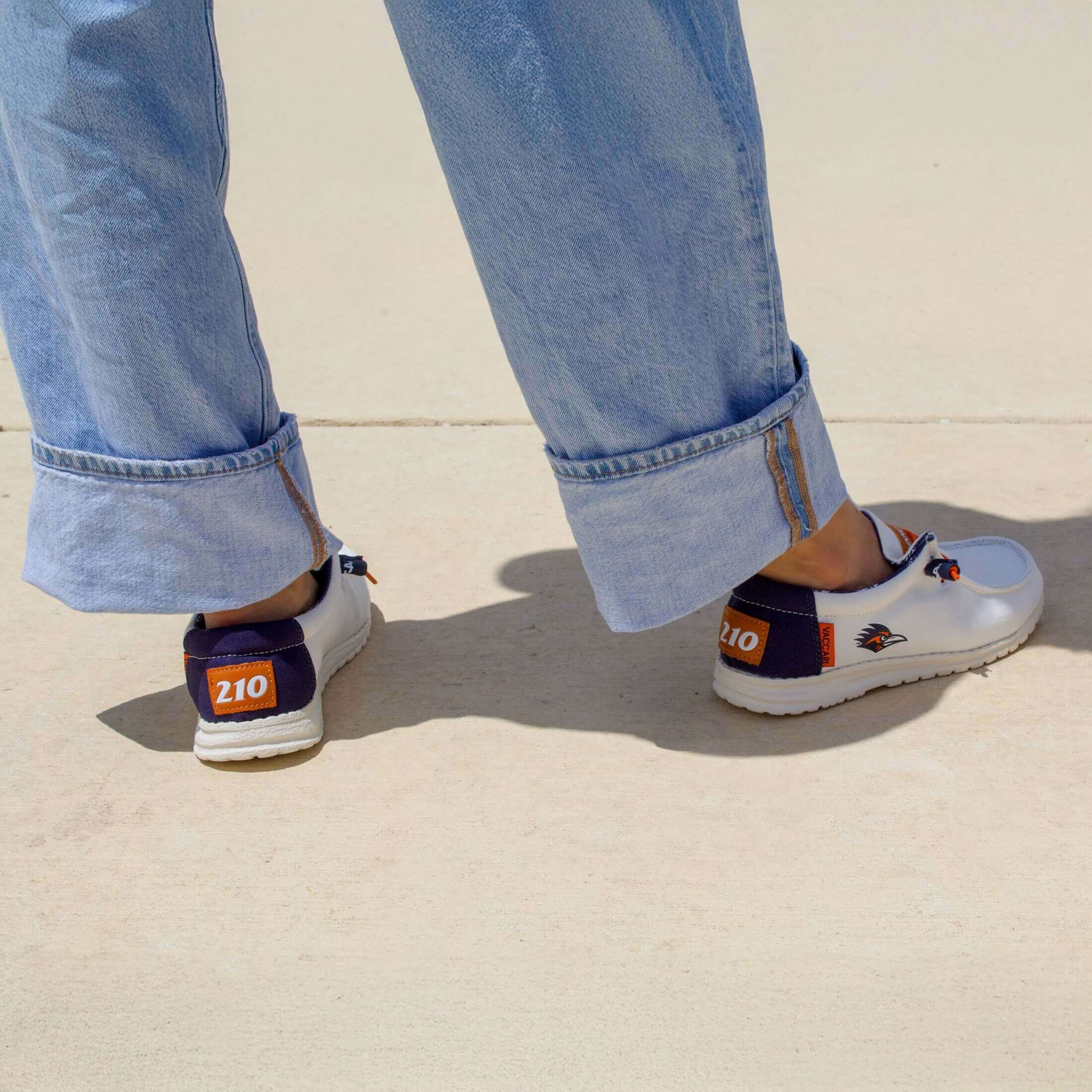 Women's UTSA Off White Canvas Shoes Roadrunner by Vaccari