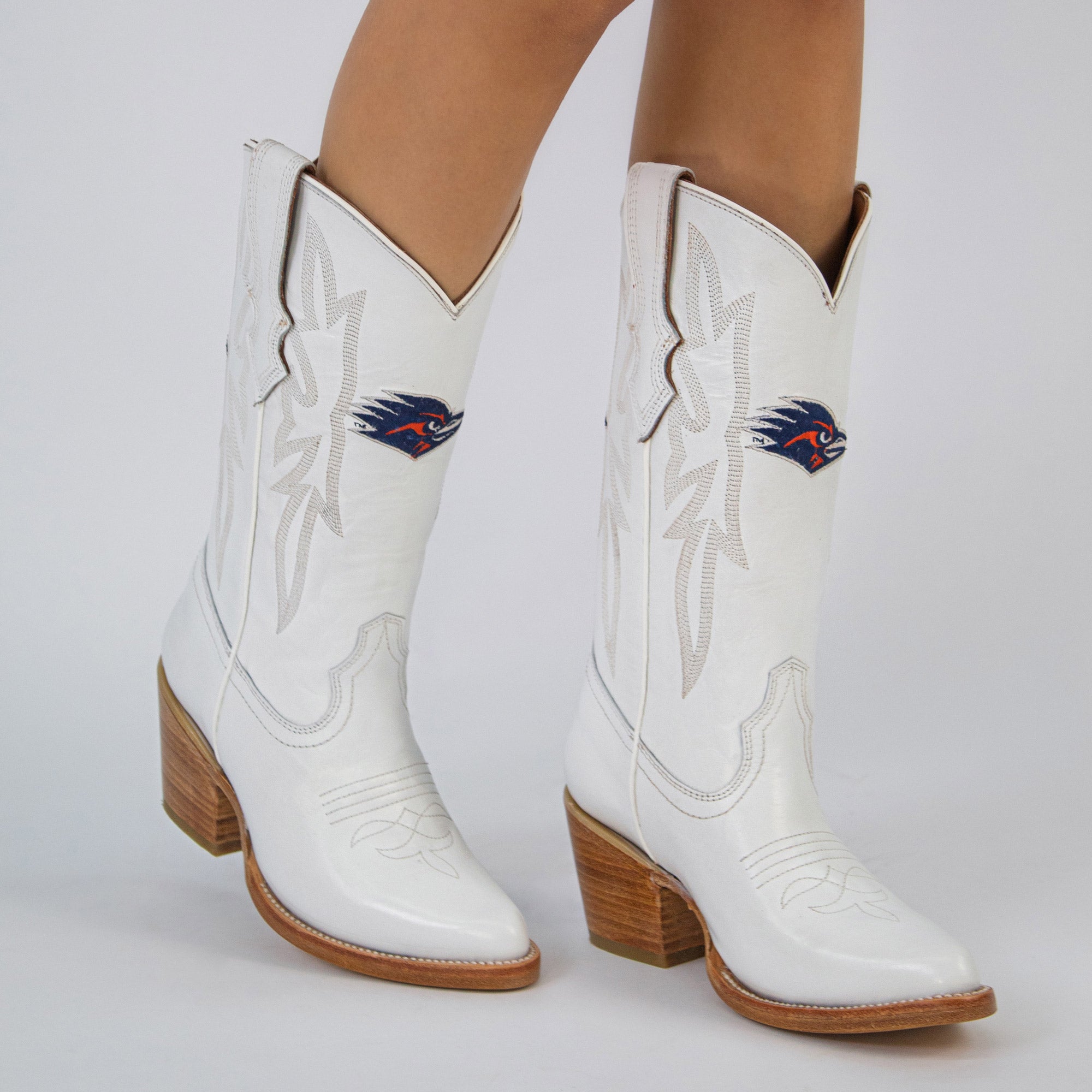 Women's UTSA All White Pointed Toe Cowgirl Boots Leighton Vaccari University