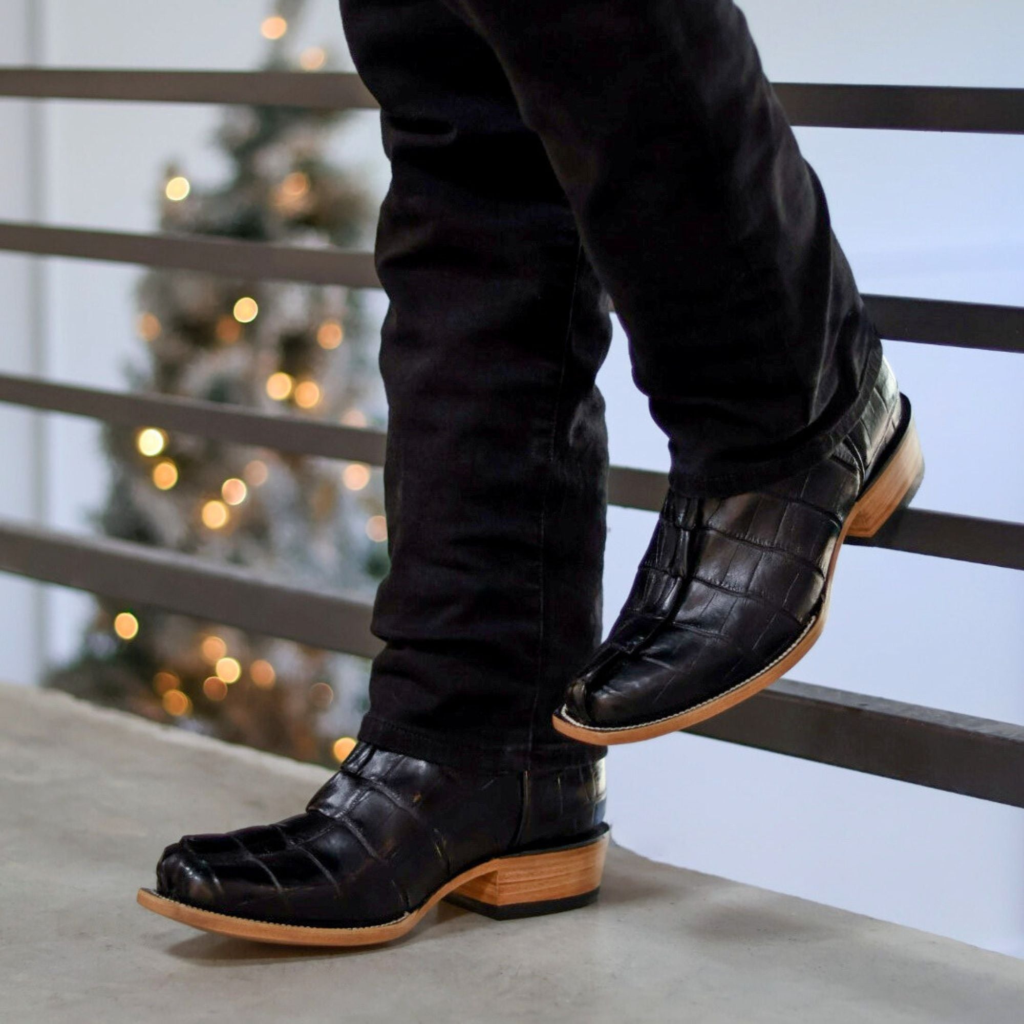 Men's Black Alligator Hornback Tail Cowboy Boots Roman by Vaccari Core