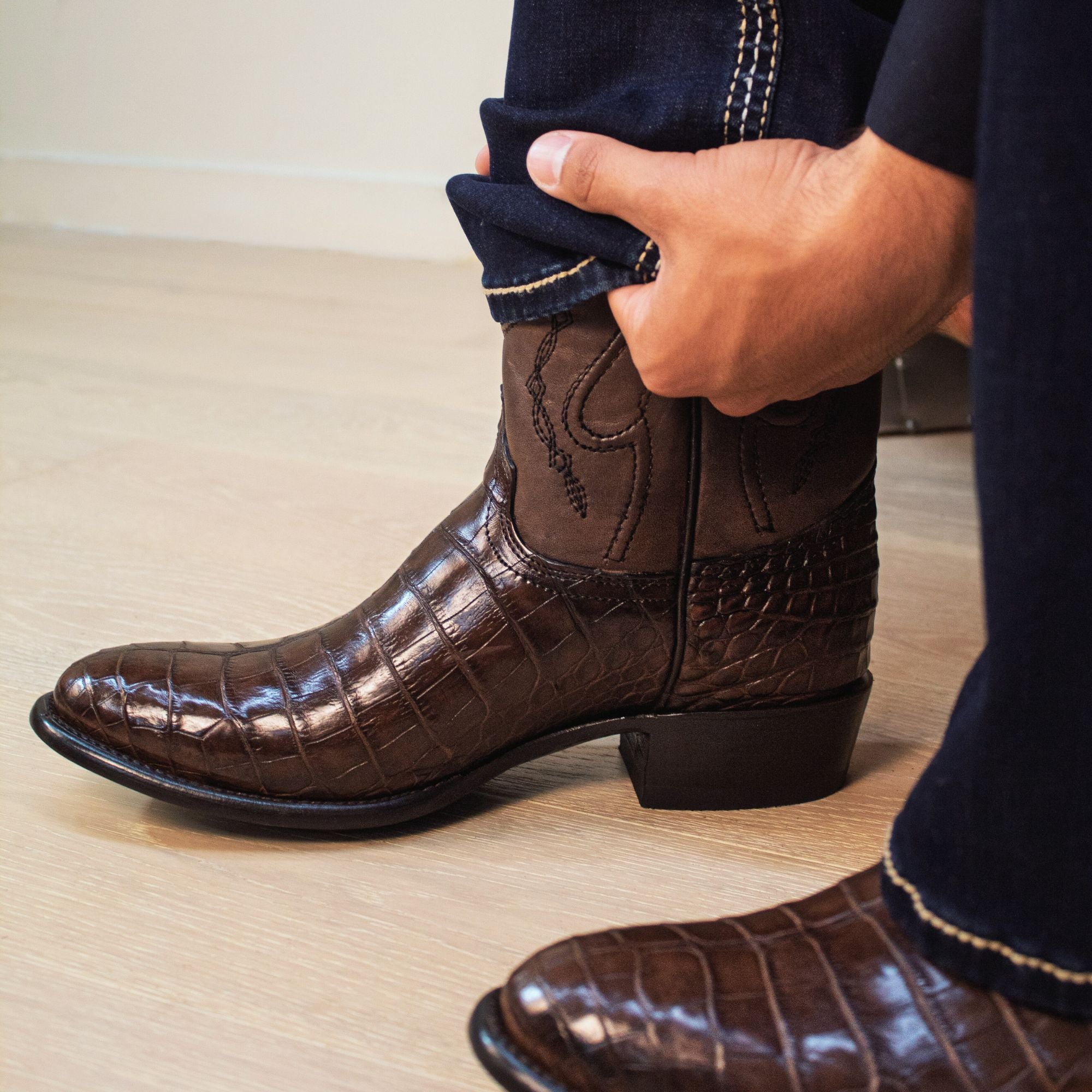 Mens Brown American Alligator Belly Round Toe Cowboy Boots That Look Similar to Caiman Crocodile Leather